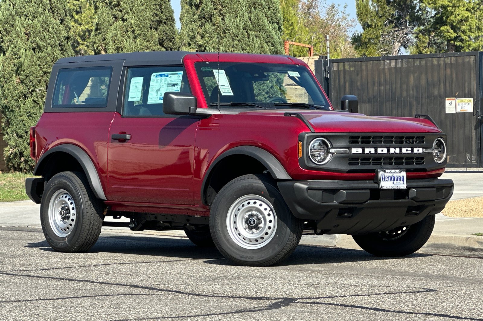New 2026 Ford Bronco 2-Door AWD/4WD image 2
