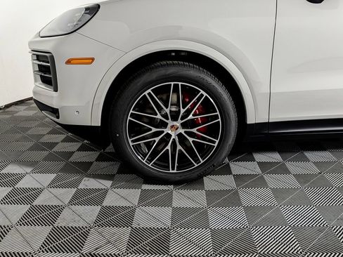 New 2026 Porsche Cayenne S AWD/4WD image 11