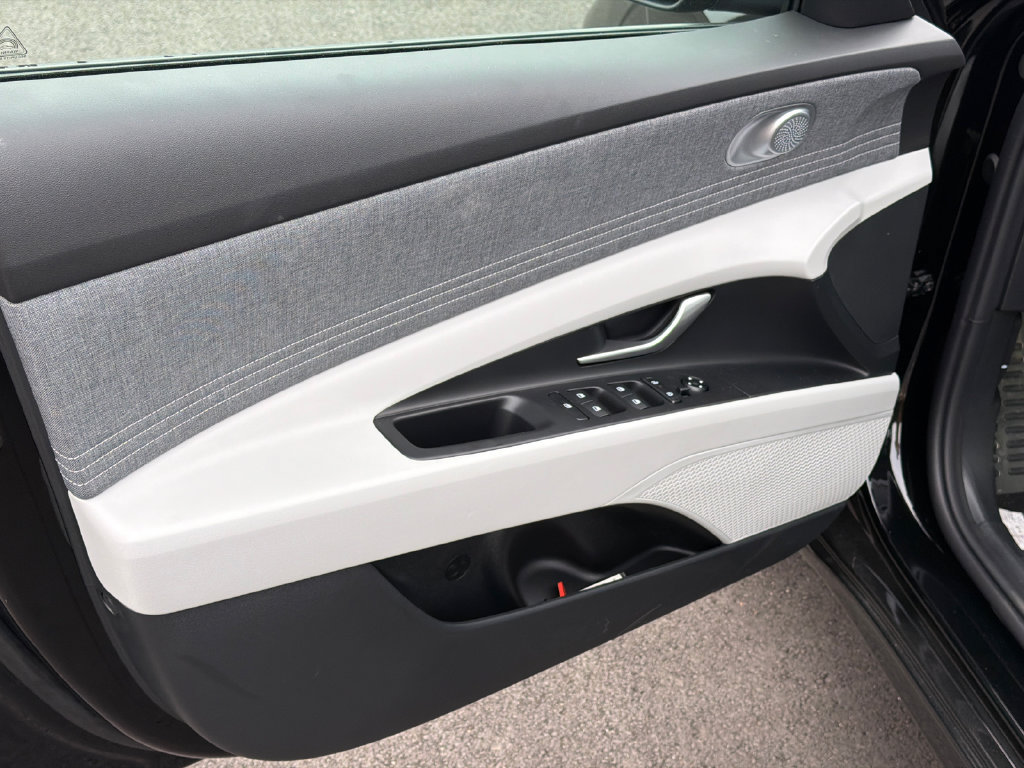 New 2026 Hyundai Elantra SEL Sport FWD image 11