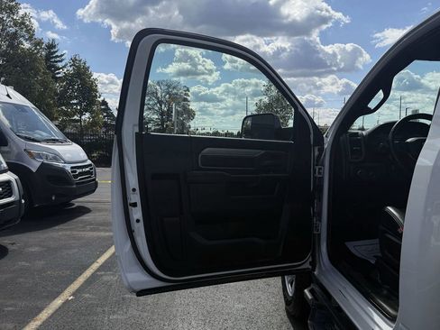 Used 2022 RAM 3500 Tradesman image 11