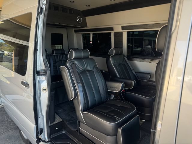 Used 2022 Mercedes-Benz Sprinter 2500 image 4