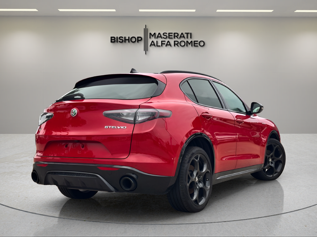 Used 2025 Alfa Romeo Stelvio Sprint AWD/4WD image 5