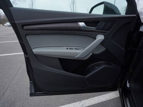 Used 2022 Audi Q5 2.0T Premium w/ Convenience Package image 14