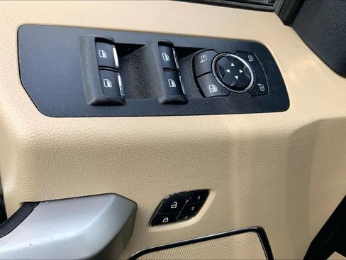 Used 2019 Ford F150 Lariat image 32