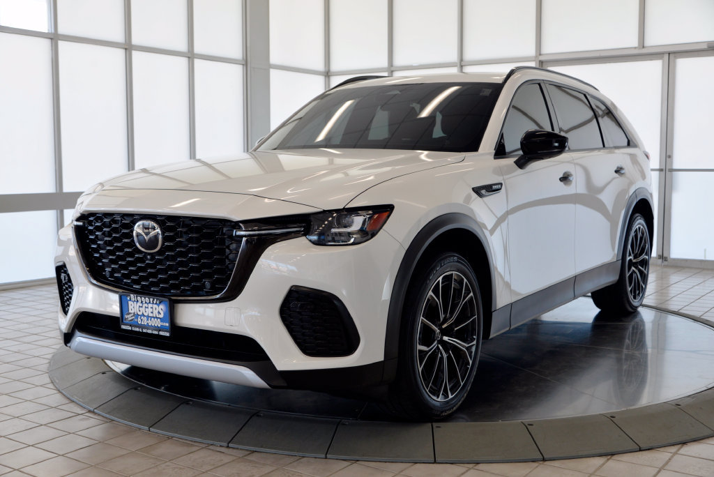 Certified 2025 MAZDA CX-70 Plug-In Hybrid w/ Premium Plus AWD/4WD image 4