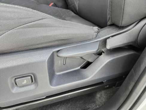 Used 2025 Toyota Tacoma SR image 21