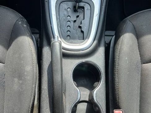Used 2013 Dodge Avenger SE FWD image 13