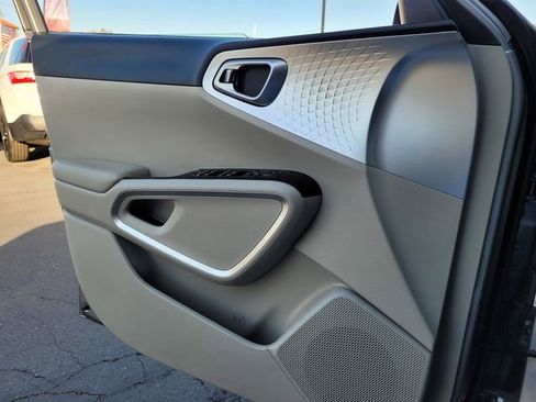 Certified 2025 Kia Soul LX w/ LX Technology Package image 26