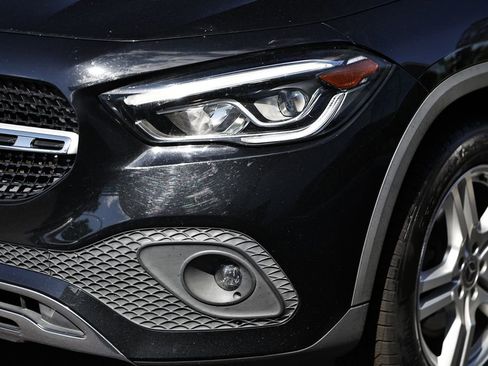 Used 2021 Mercedes-Benz GLA 250 4MATIC image 11