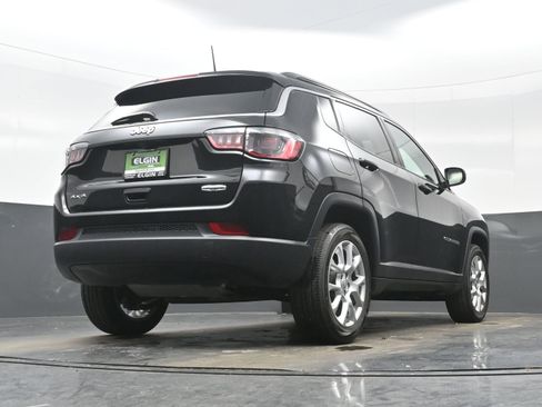 Used 2022 Jeep Compass Latitude image 29