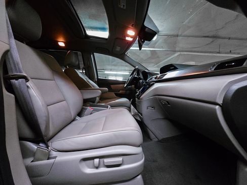 Used 2017 Honda Odyssey EX-L image 31