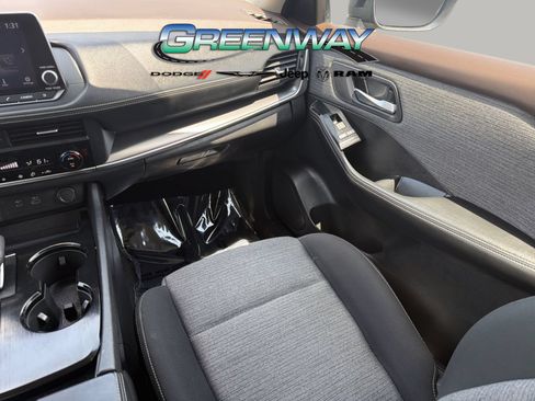Used 2023 Nissan Rogue SV FWD image 15