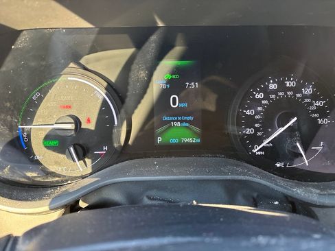 Used 2021 Toyota Sienna XLE w/ XLE Plus Package FWD image 9