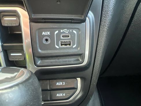 Used 2024 Jeep Wrangler Unlimited Sahara w/ Technology Group AWD/4WD image 79