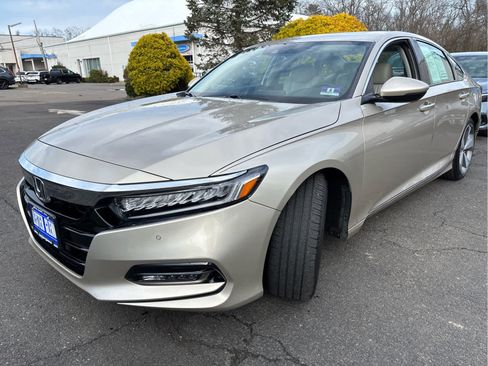 Used 2018 Honda Accord Touring image 5