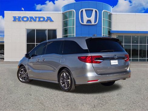 Used 2024 Honda Odyssey Elite image 5