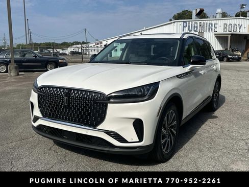 New 2026 Lincoln Aviator 2WD image 3
