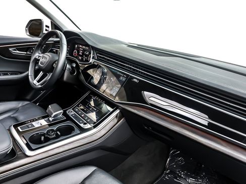 Used 2023 Audi Q8 Premium Plus w/ Premium Plus Package image 16