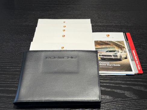 Used 2022 Porsche Cayenne Platinum Edition image 58