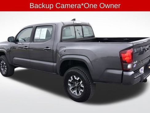 Used 2018 Toyota Tacoma SR image 3