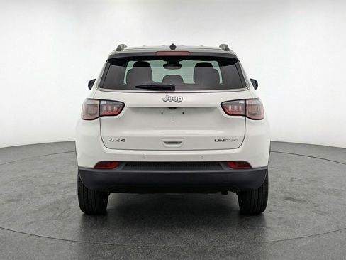 Used 2025 Jeep Compass Limited image 7