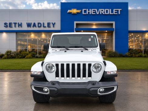 Used 2022 Jeep Wrangler Unlimited Sahara AWD/4WD image 41