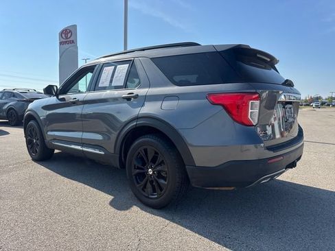 Used 2022 Ford Explorer XLT w/ Equipment Group 202A AWD/4WD image 4