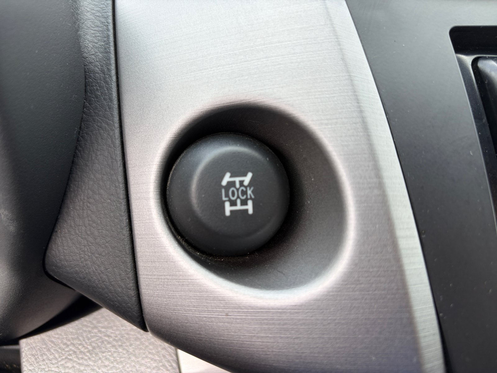 Used 2006 Toyota RAV4 Sport AWD/4WD image 13