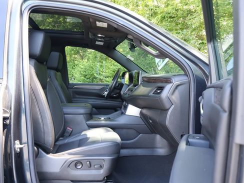 Certified 2022 Chevrolet Suburban Z71 w/ Luxury Package AWD/4WD image 43