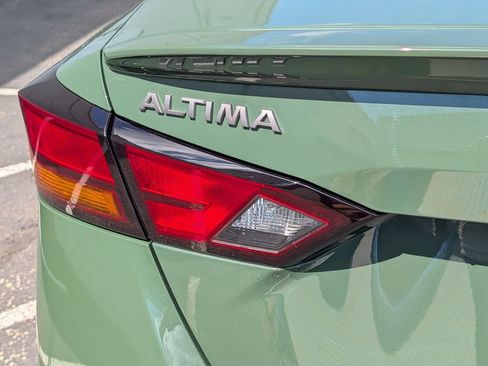 Used 2025 Nissan Altima 2.5 SR w/ SR Premium Package AWD/4WD image 5