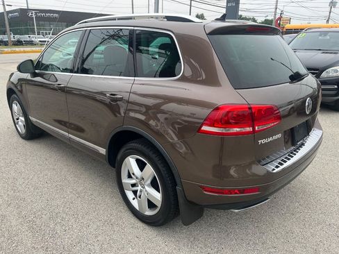 Used 2013 Volkswagen Touareg TDI AWD/4WD image 3