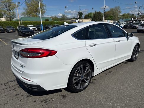 Used 2019 Ford Fusion Titanium image 9