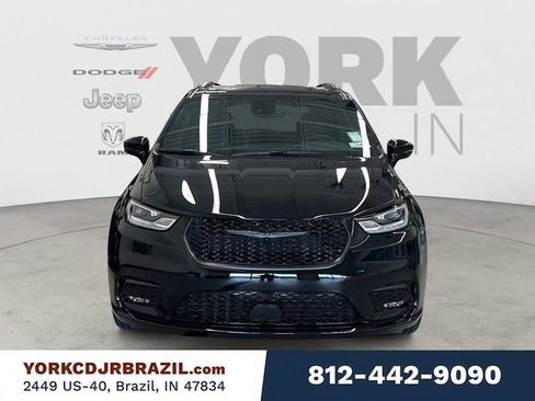 New 2026 Chrysler Pacifica Limited w/ S Appearance Package FWD image 8