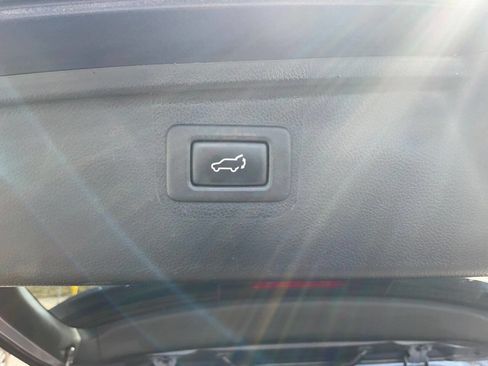 Used 2017 Subaru Outback 2.5i Premium AWD/4WD image 11