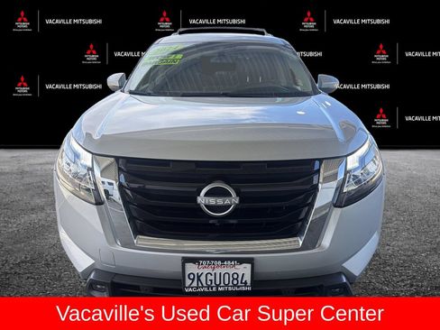 Used 2024 Nissan Pathfinder SL w/ SL Premium Package FWD image 8