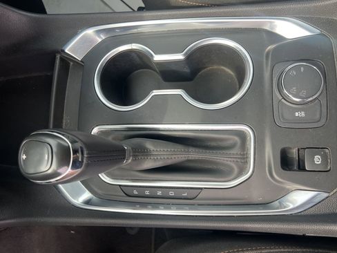 Used 2018 Chevrolet Traverse LT image 18