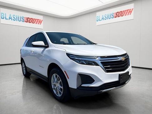Used 2023 Chevrolet Equinox LT w/ Driver Convenience Package AWD/4WD image 1