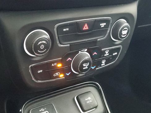 Used 2020 Jeep Compass Altitude image 31