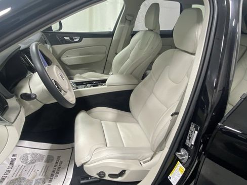 Certified 2025 Volvo XC60 T8 Ultra w/ Protection Package Premier image 11