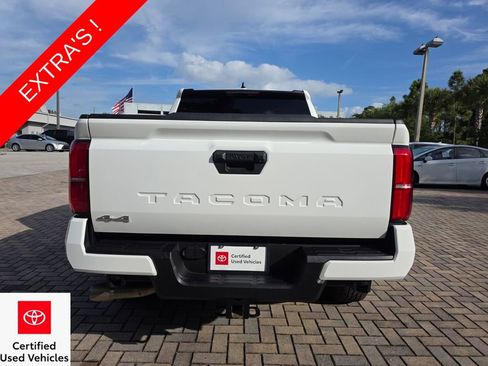 Certified 2025 Toyota Tacoma SR5 AWD/4WD image 10