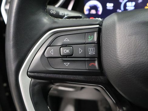 Used 2021 Jeep Grand Cherokee L Laredo image 39