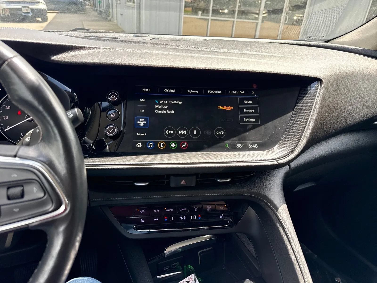 Used 2022 Buick Envision Essence w/ Safety Package FWD image 20