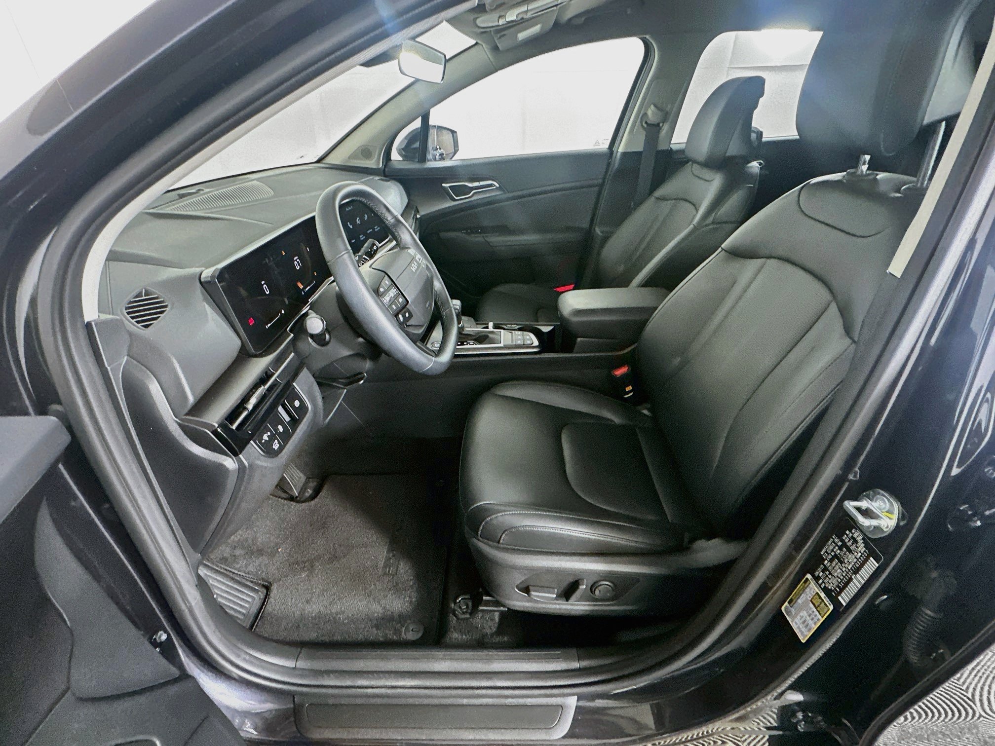 Used 2026 Kia Sportage EX FWD image 13