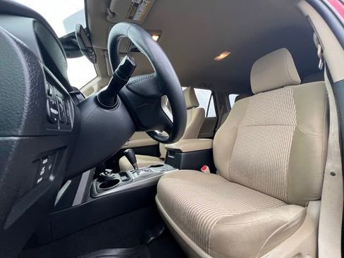 Used 2022 Toyota 4Runner SR5 AWD/4WD image 18