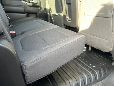 Used 2022 Chevrolet Silverado 1500 LT w/ Z71 Off-Road Package image 18