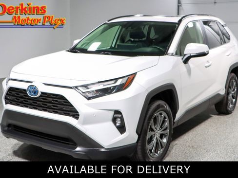 Used 2023 Toyota RAV4 XLE Premium image 1