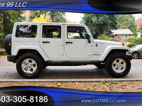 Used 2014 Jeep Wrangler Unlimited Sahara w/ Connectivity Group image 8