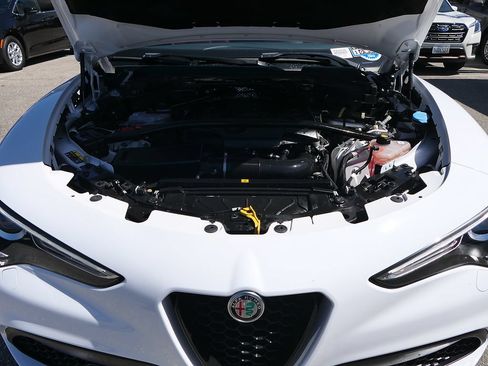 Used 2023 Alfa Romeo Stelvio Veloce AWD/4WD image 26