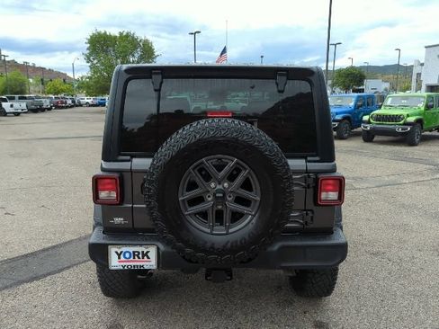 Used 2024 Jeep Wrangler Sport AWD/4WD image 5