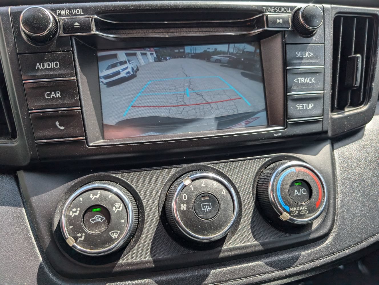 Used 2017 Toyota RAV4 LE FWD image 23